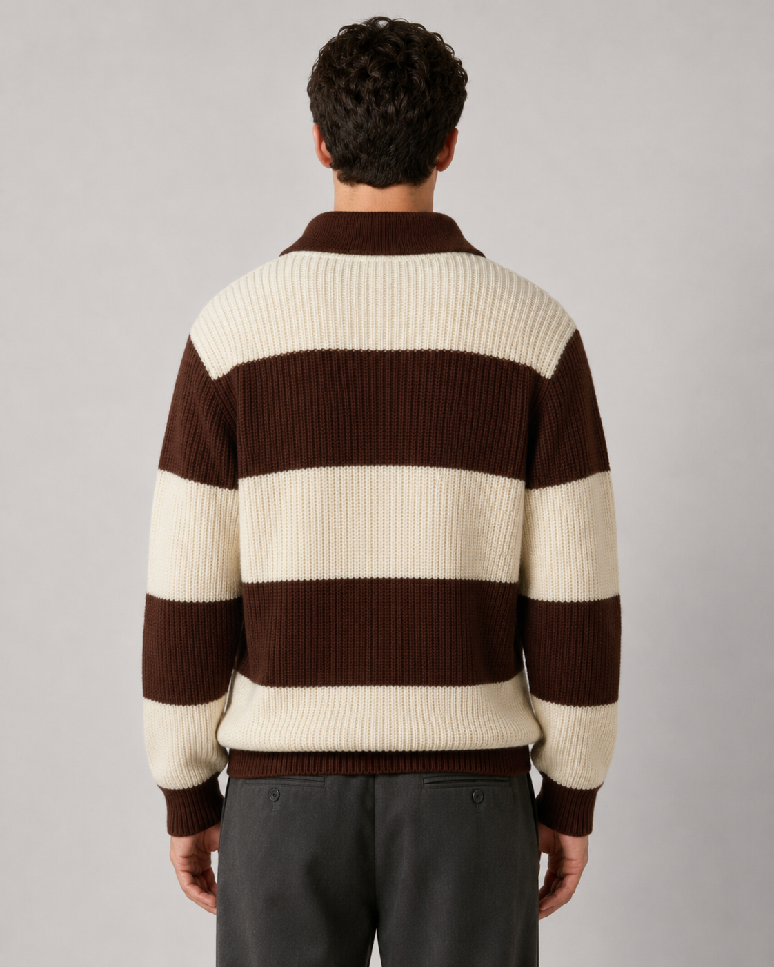 Camisola de malha canelada às riscas com gola polo para homem - castanho chocolate