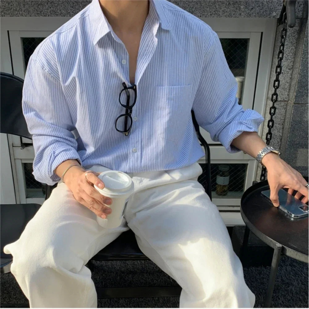 Camicia da uomo oversize a righe con maniche lunghe