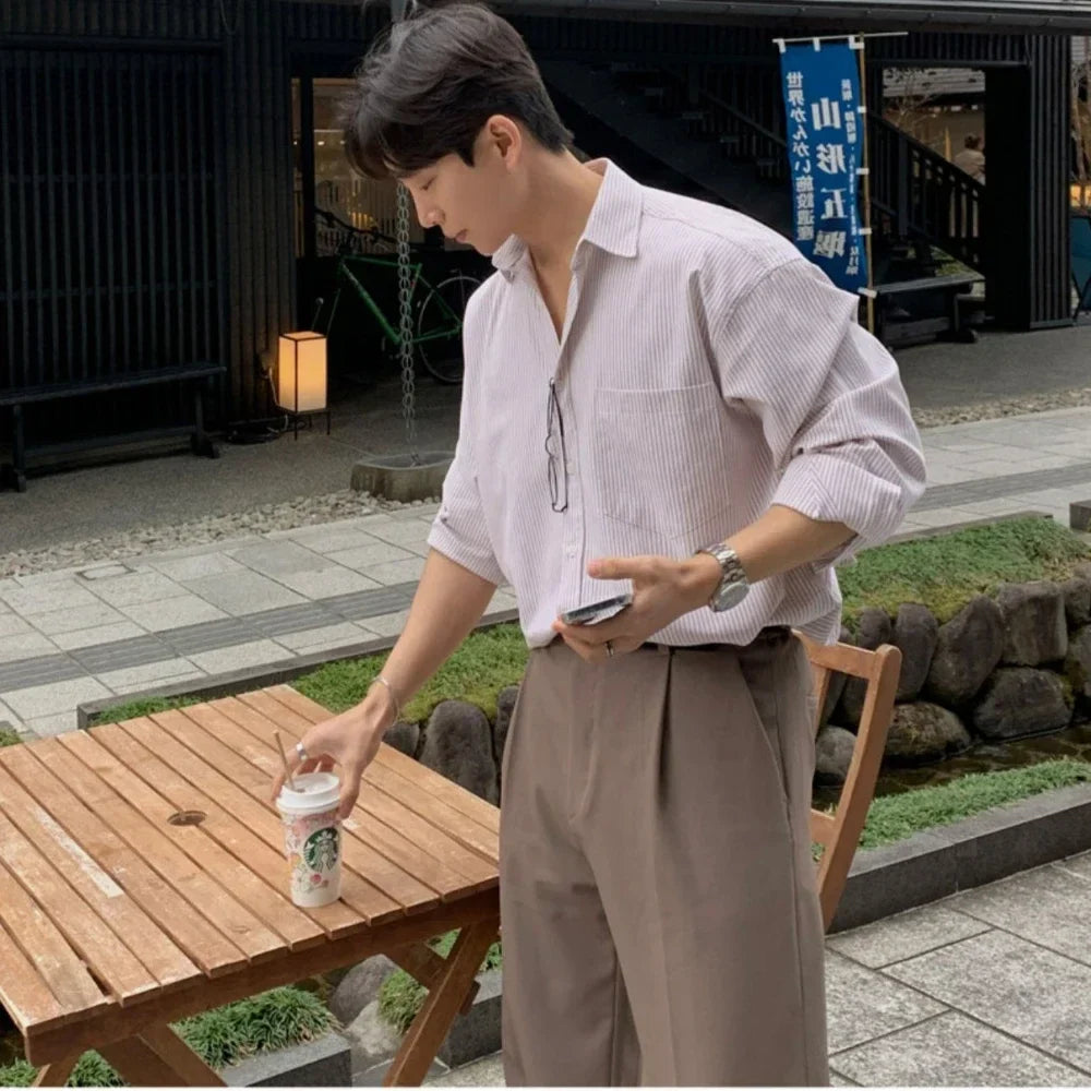 Camicia da uomo oversize a righe con maniche lunghe