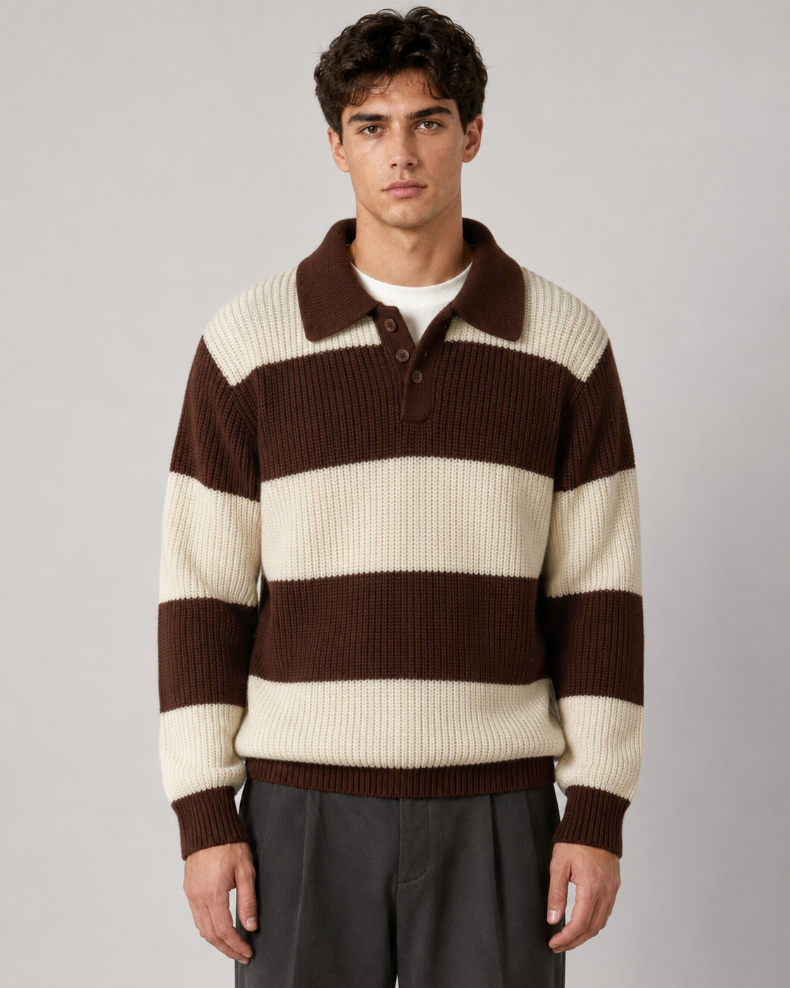 Camisola de malha canelada às riscas com gola polo para homem - castanho chocolate