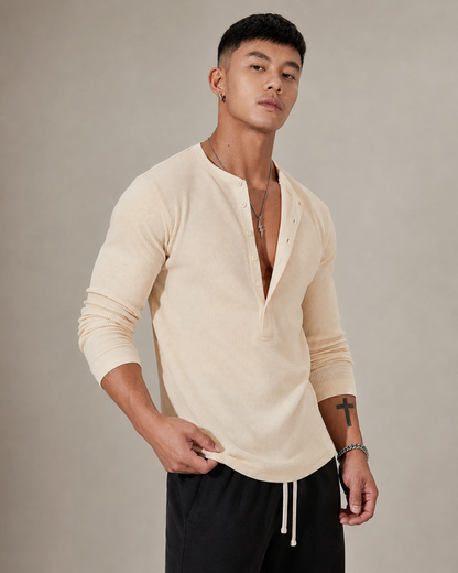 Gerippter Strickpullover mit langen Ärmeln und halber Knopfleiste