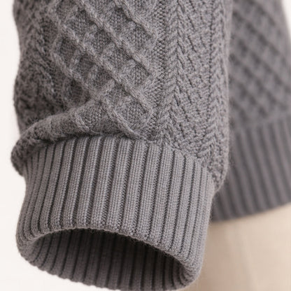Cardigan a trecce con bottoni sul davanti